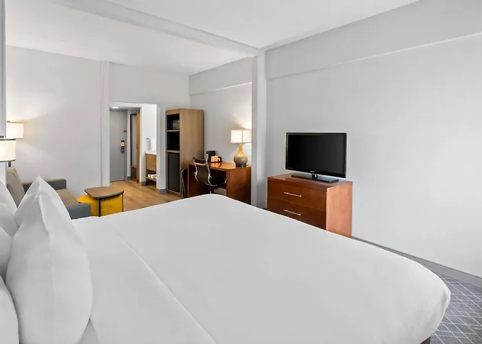 Comfort Suites Bethlehem Near Lehigh University And Lvi Airport